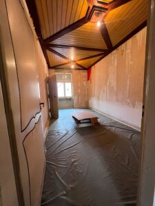 Chambre rénovée metz avant