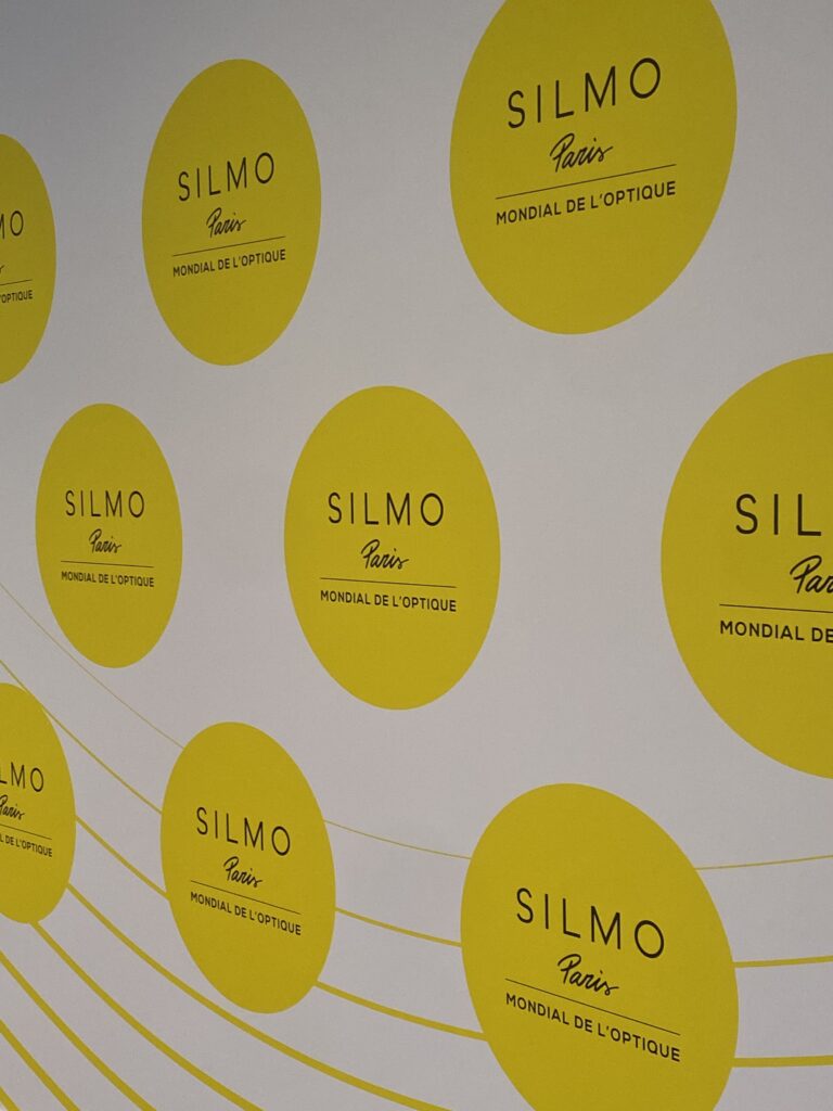 Picturia monte un stand au Silmo Paris